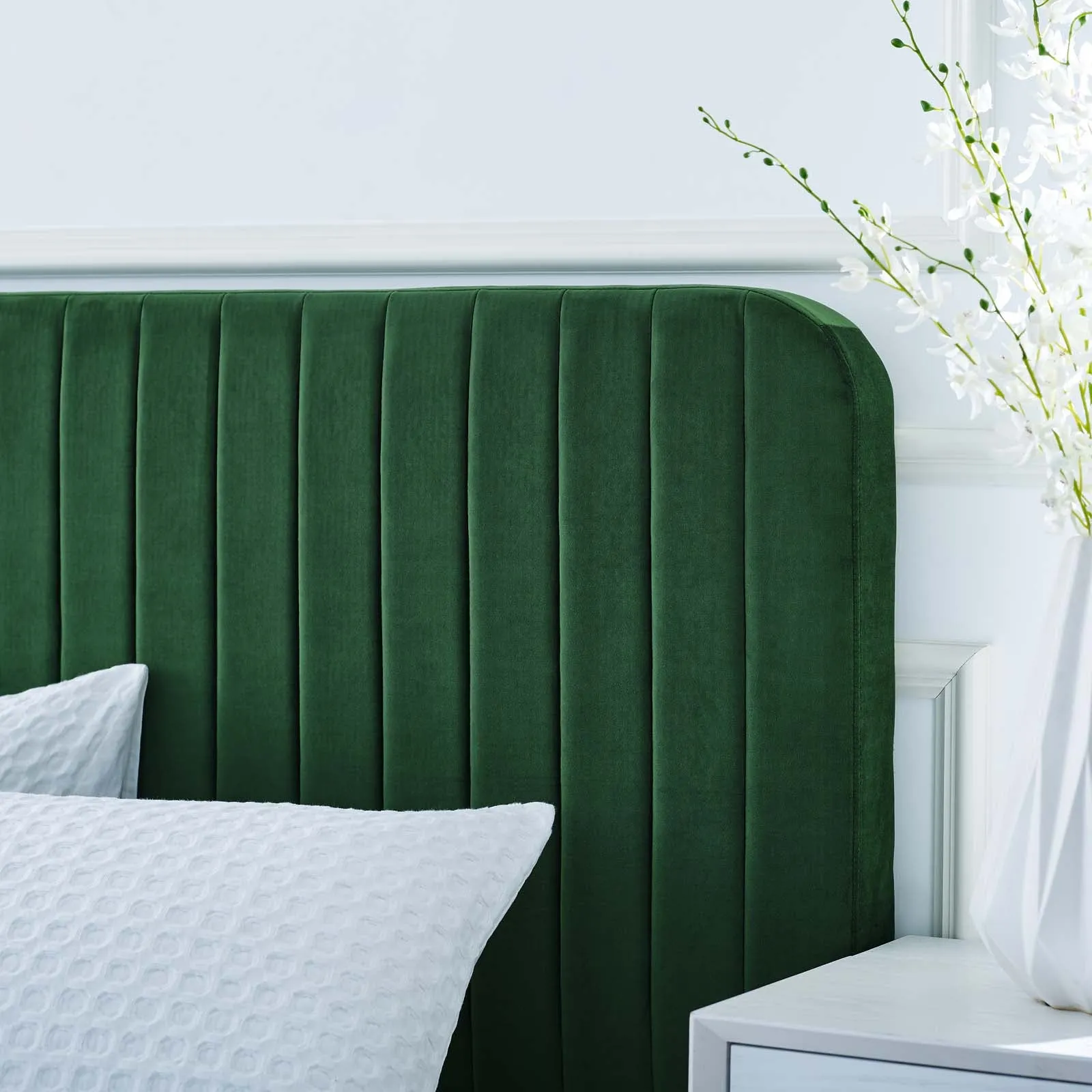 Celine Channel Tufted Performance Velvet Queen Platform Bed Emerald MOD-6334-EME